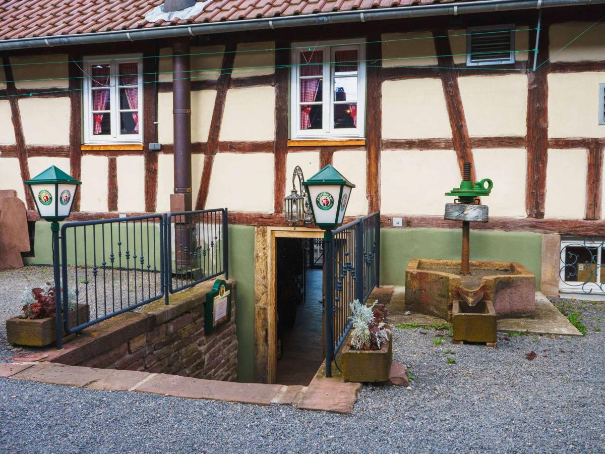 Eingang von den Parkplätzen